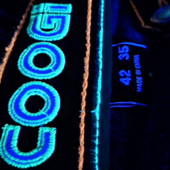Coogi 42 blacklight (3d glasses required) - Picture 5 of 16